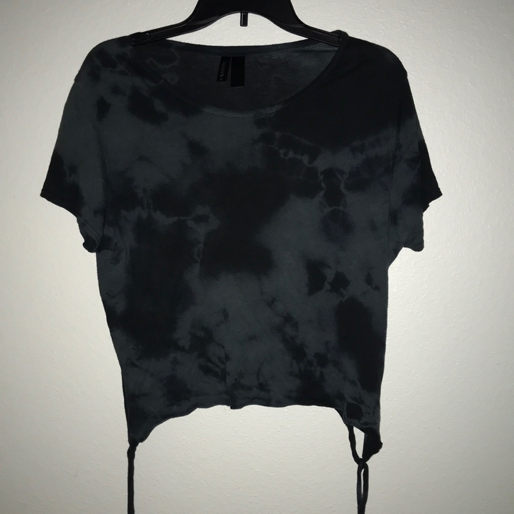 The sides tie dye tee